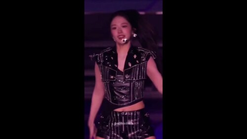 안유진 직캠 누브라 노출 1.mp4 000010046 1024x576