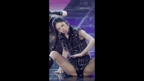 안유진 직캠 누브라 노출 2.mp4 000008046 768x432