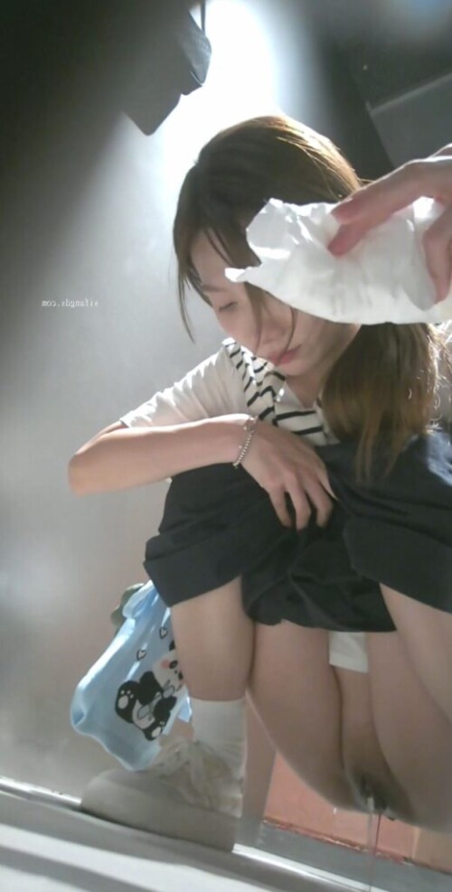 chn25120211.mp4 000049333 519x1024