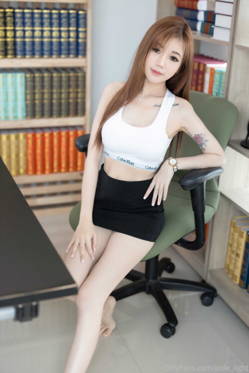 2667x4000 bbc228d3a5c5d97e8eb1189bf234618d