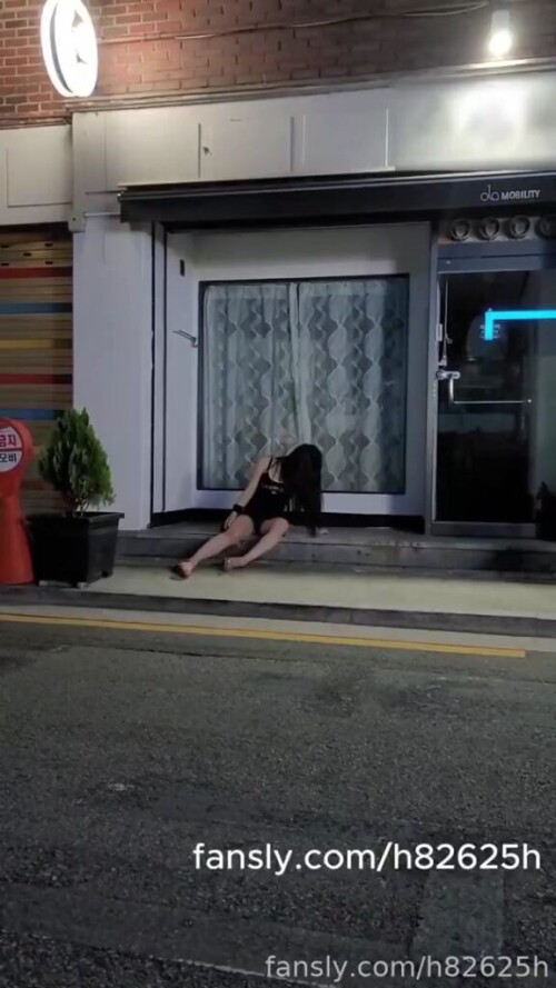 진성네토 길거리 만취녀 1편.mp4 000045166 576x1024