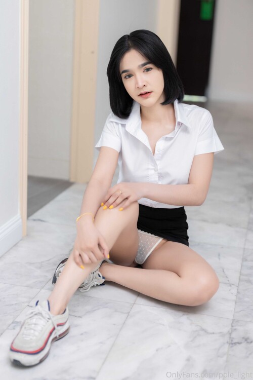 2667x4000 4325c0267fbca0d4dbf11307c4ce334f