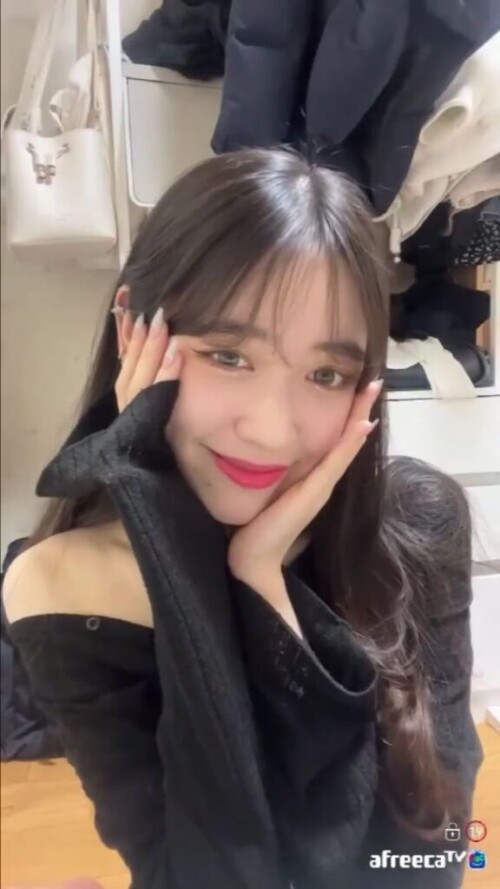 1대1 비번방하는 걸레 올노출.mp4 000536520 576x1024
