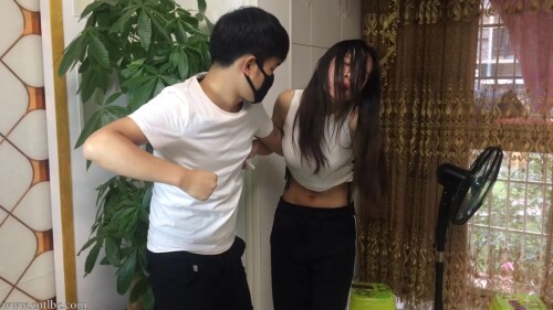 희귀 귀여운 여자애 배빵하기.mp4 000217650 1536x864