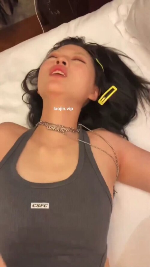 SXEMXK2.mp4 000001566 577x1024