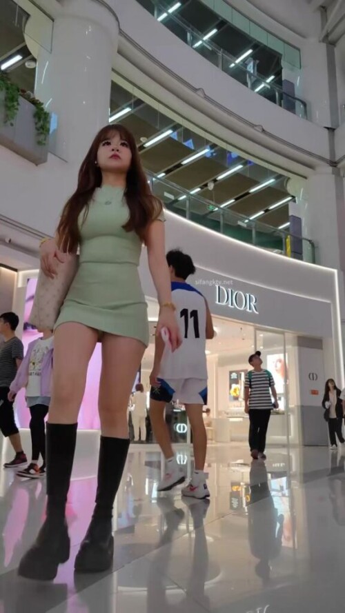 1.mp4 000058416 1 576x1024