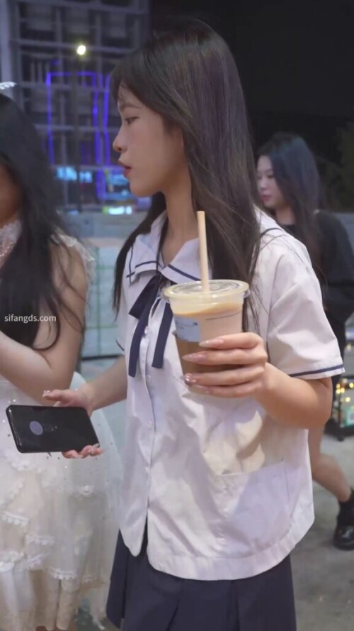 BCbananacat 8.mp4 000000480 576x1024