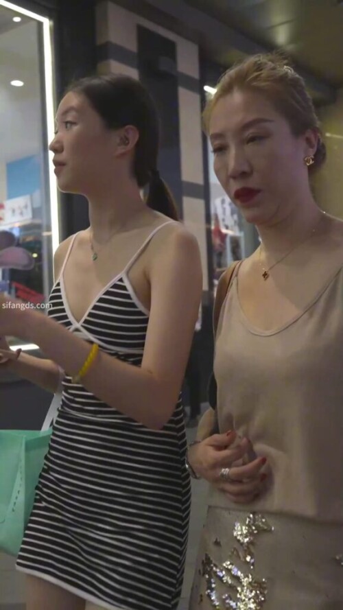 BCbananacat 88.mp4 000000100 576x1024