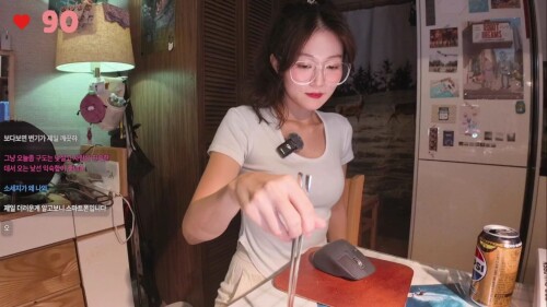 엄소진 소시지 먹방.mp4 000052283 1536x864