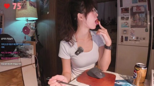 엄소진 소시지 먹방.mp4 000118017 1536x864