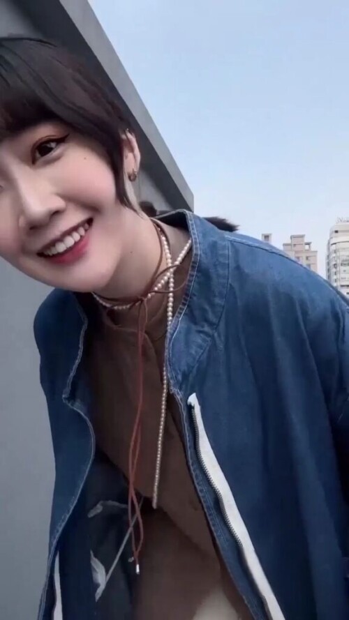 chn26022810.mp4 000010245 576x1024