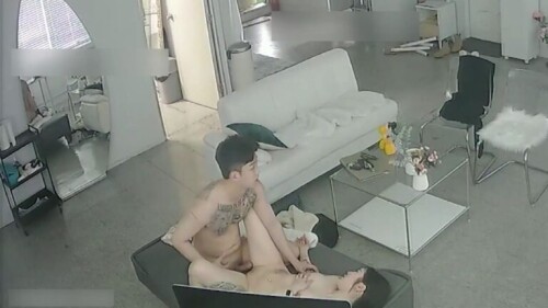 IP 소파 위에서의 열정적인 나체 섹스.avi 000695195 768x432