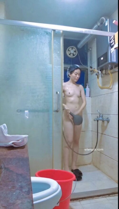 5.avi 000304753 582x1024