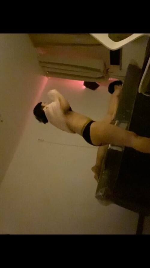 스웨디시 마사지.mp4 000015583 576x1024