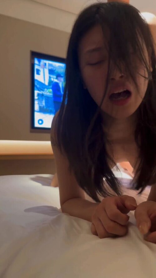 chn26040210.mp4 000940100 576x1024