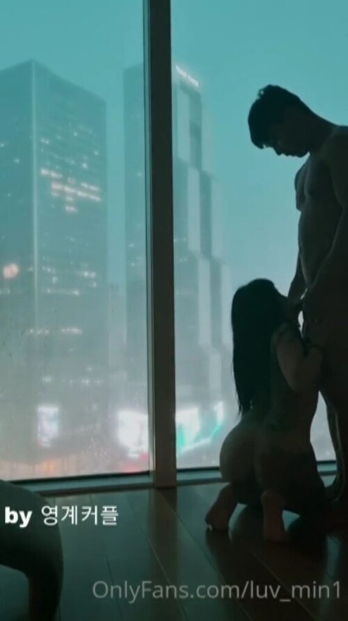 고층건물 실루엣 섹스.mp4 000021356 574x1024