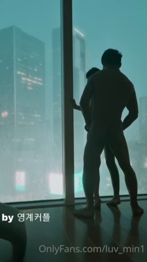 고층건물 실루엣 섹스.mp4 000064189 574x1024