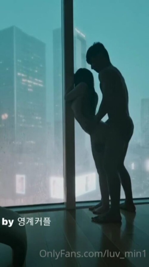 고층건물 실루엣 섹스.mp4 000156189 574x1024