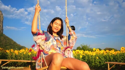 [sexypim] Sunflower field.mp4 snapshot 22.25.000