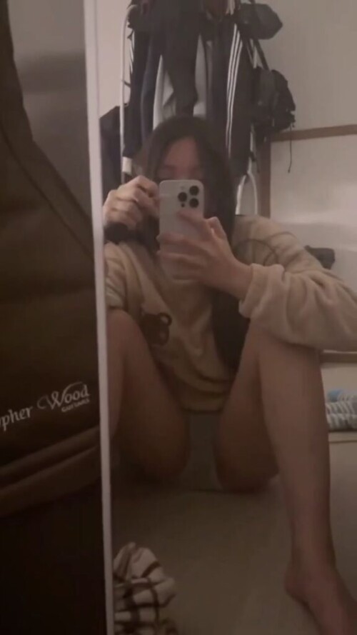 함몰유두 풋풋가슴 여친 셀카.mp4 000080189 576x1024
