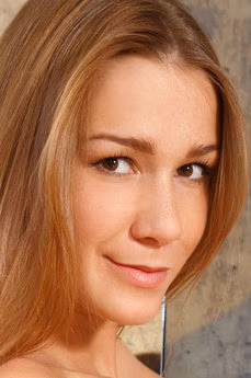 metart-alexis-crystal-27171DC9EFD60D242533594F97759754.avif