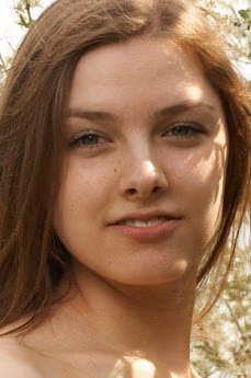 metart-alisia-b-487A8BB88E7360A88A67EE3511E8E6AD.avif