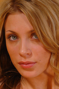 metart-anna-m-793394C9767D0103B6C397A373224926.avif