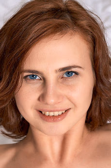 metart-aphrodita-75E6B32F51FCA85471E129C38D3EB502.avif