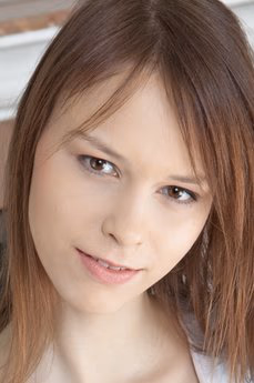 metart-beata-b-B925BEA49D786811A6FB2B2EF646BCF5.avif