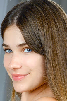 metart-bon-bon-D2578AD3993A1AA45157A2B5369005FF.avif