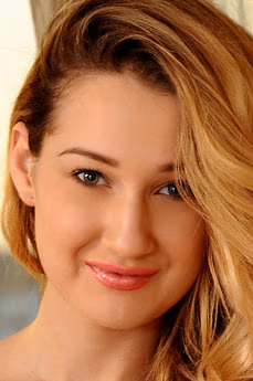 metart-brooky-84B7D8D648D16D3405BBCB3F54781417.avif