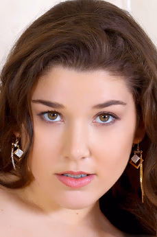 metart-chloe-lapiedra-7FBE5397C0F0DC84B9062FF46D760BF1.avif