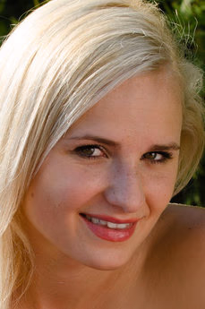 metart-claudie-a-21965B40E07C16C4D9F7A5C69A6B1C70.avif