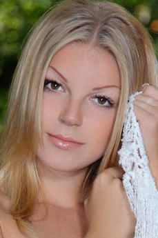 metart-cristal-a-15EE4E4B46561B94AD1166A78C318A8B.avif