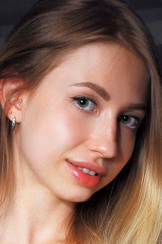 metart-dominica-214B285E707E79C48510FD8DE5552E72.avif