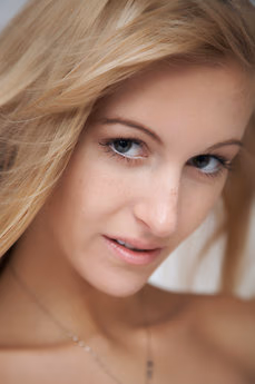 metart-estee-a-8BD3D27DEBED3CB7853685FFE800265D.avif
