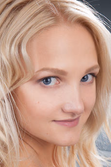 metart-jemma-E063CB0C235B1C242103D74A3DE0A704.avif