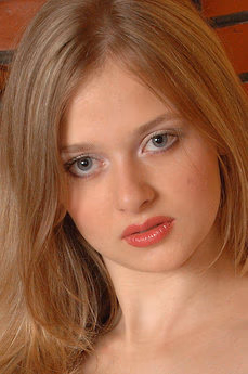 metart-julia-q-72E23506EFCF25F7BD6B4A099C1A2E1A.avif
