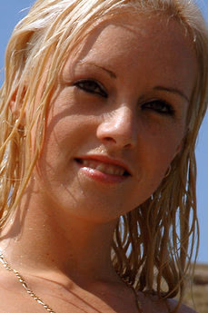 metart-karine-CB01D0E554CF9EF0499D487F0DDAD42F.avif