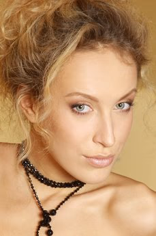 metart-karolina-a-7094FFF0692D0C4D5B0BD19E7437E30C.avif