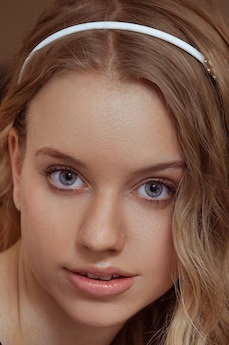 metart-kimberly-kace-74C3B2980AE25AB4819EAAEB1DC3288A.avif