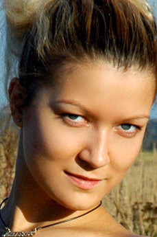 metart-kira-b-CA532D7EEDCC931641310E9F91870FA3.avif