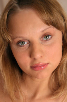metart-kitty-a-F82EF95A7489054A3B3D3017588CCCE9.avif
