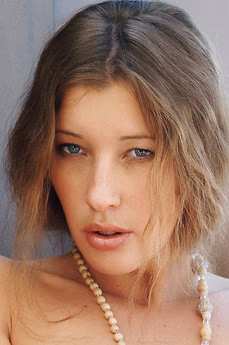 metart-laetitia-a-3E31BB34C75DB0E6E62EB66741E4CFE0.avif
