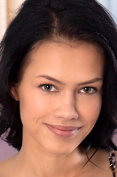 metart-laina-264D5AD943643B24A12442F38041EF56.avif