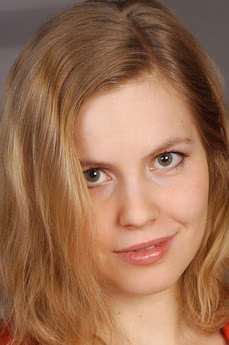 metart-laya-F2222395436C0A64950076F59FECF895.avif