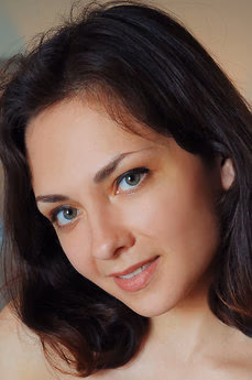metart-lily-white-E3BEE8B5430A92D4952514C46C447FC1.avif