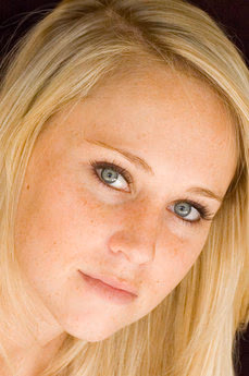 metart-lindsay-a-E4046F4966214DA8DD244A73DF42F1DD.avif