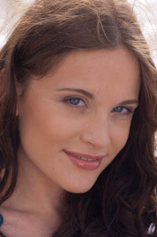 metart-liv-b-4D168D5EE985C9D4595295FA9C307AD8.avif
