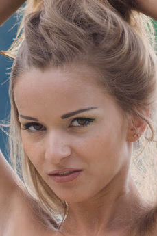 metart-lizel-a-4678CB4385767F8083319A468CE78A16.avif